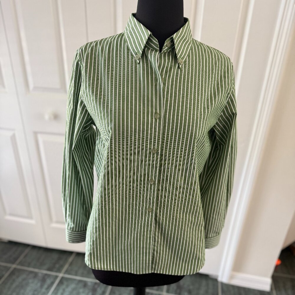 Green and white striped wrinkle free Foxcroft shirt size 6 petite